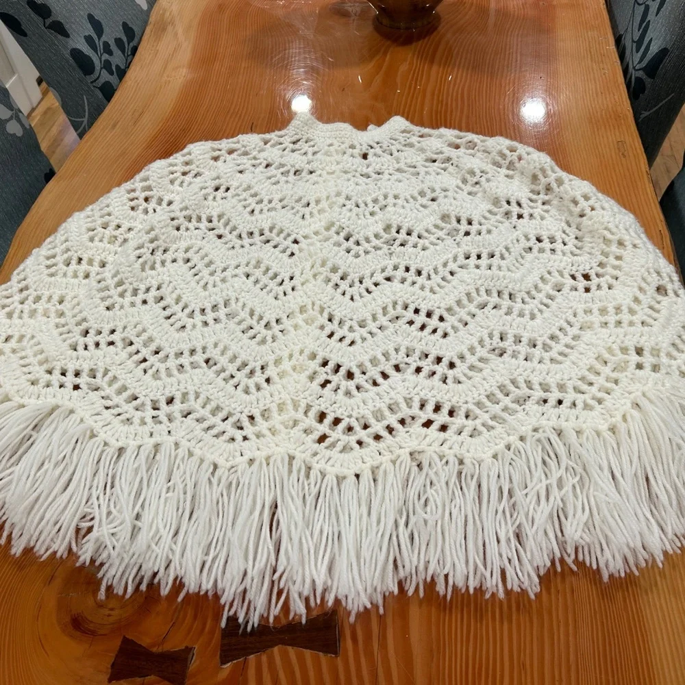 Hand Crochet Vintage Poncho with Fringe - Picture 6 of 9